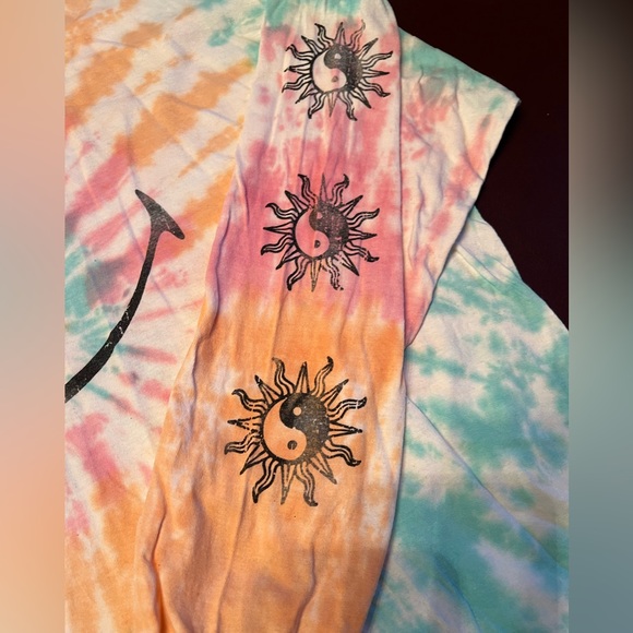 Desert Dreamer Tie-dye Oversized Long Sleeve Shirt with Smiley Face Art size O/S - Picture 4 of 8